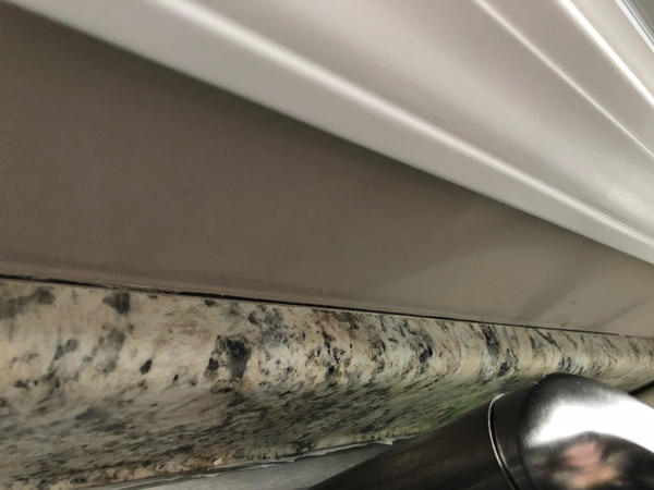 gap between kitchen counter and wall